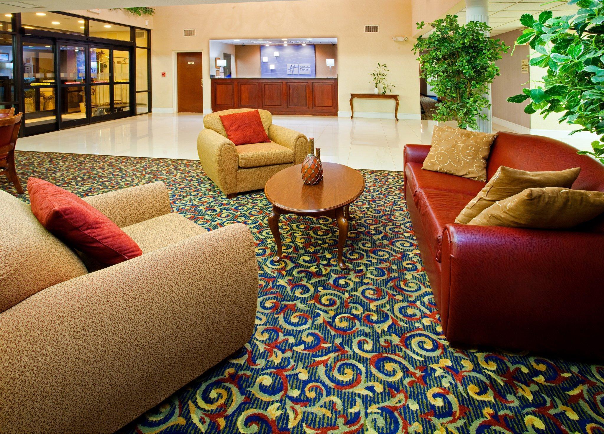 Holiday Inn Express Hillsborough-Durham Area By Ihg Dış mekan fotoğraf