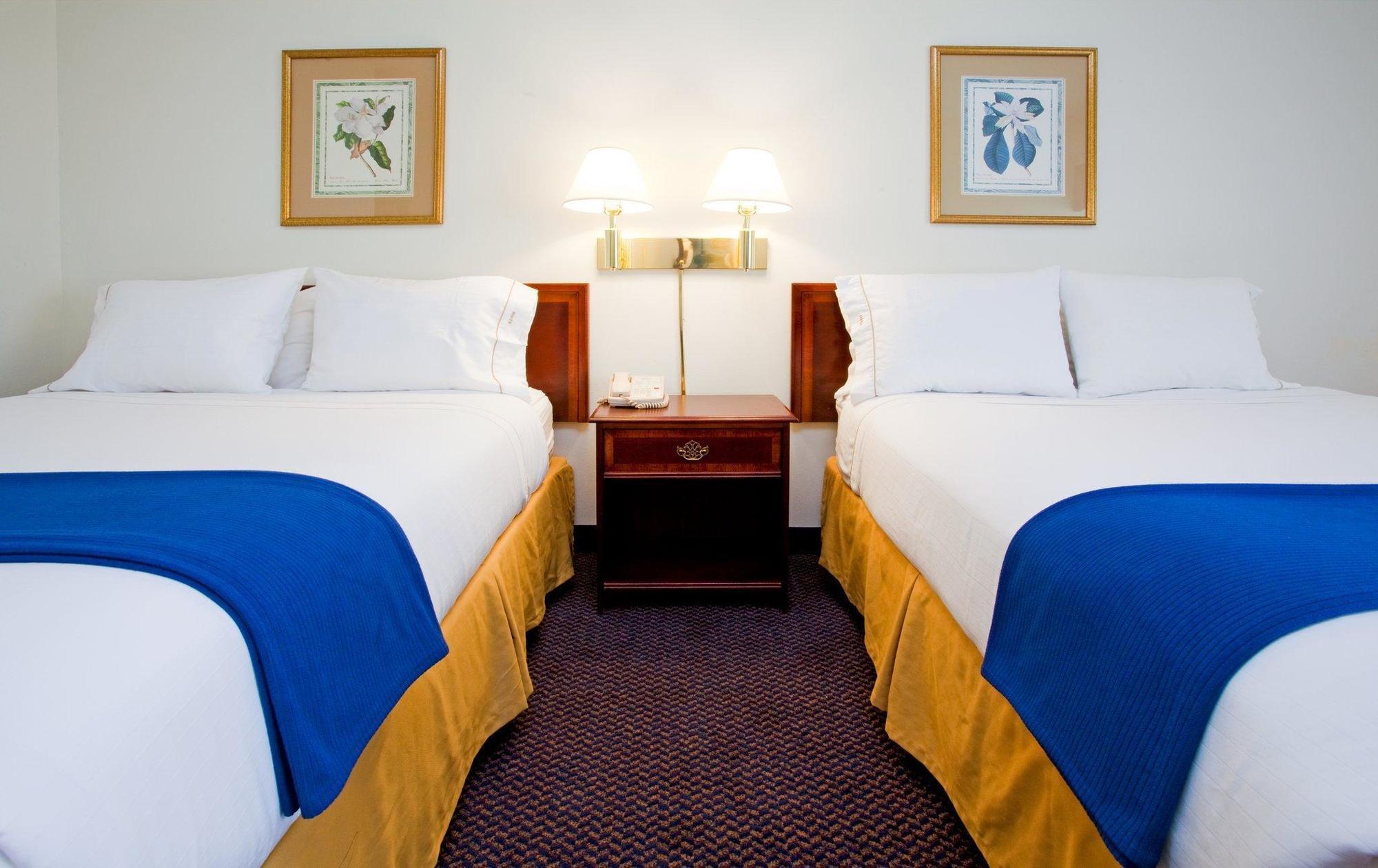 Holiday Inn Express Hillsborough-Durham Area By Ihg Oda fotoğraf