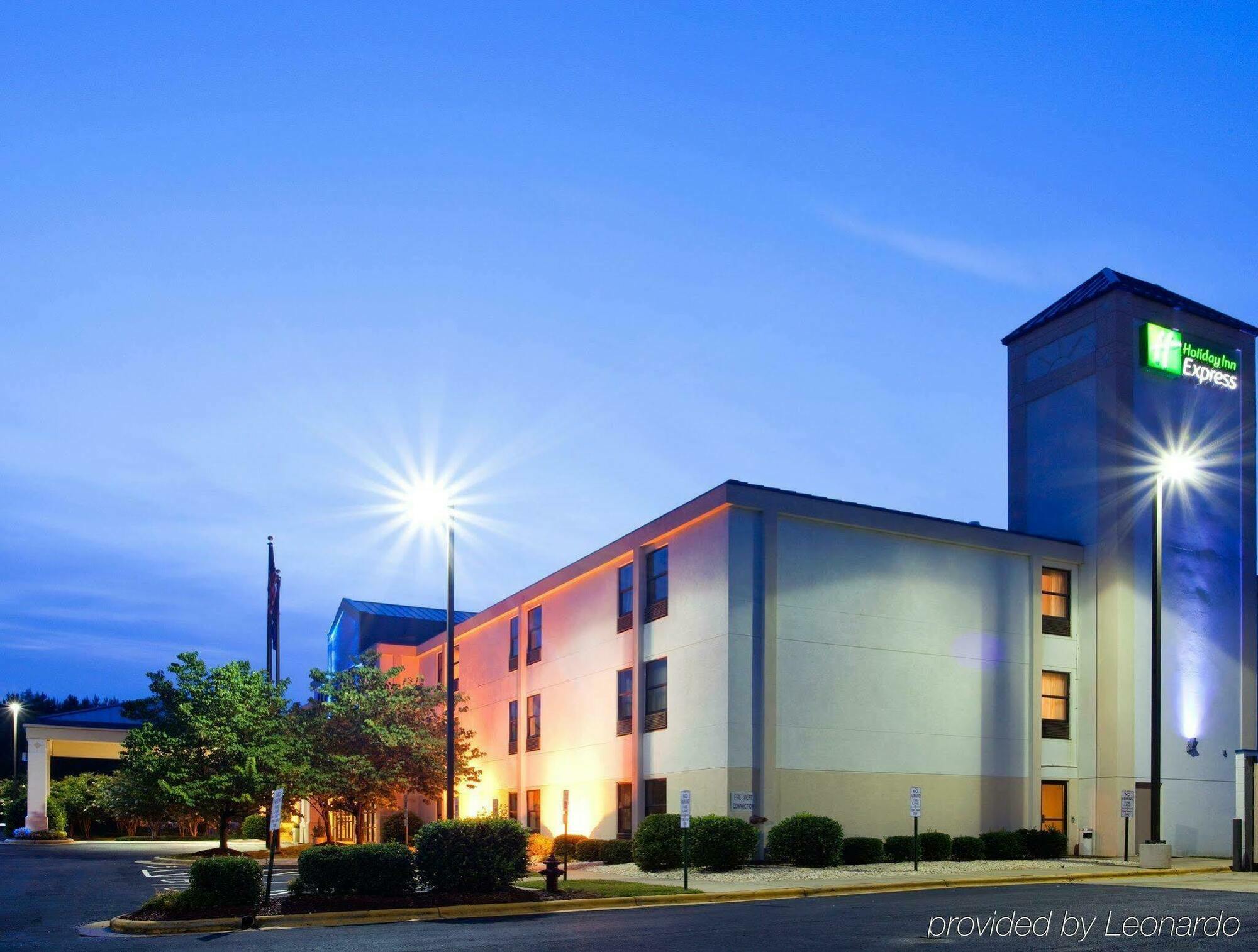 Holiday Inn Express Hillsborough-Durham Area By Ihg Dış mekan fotoğraf