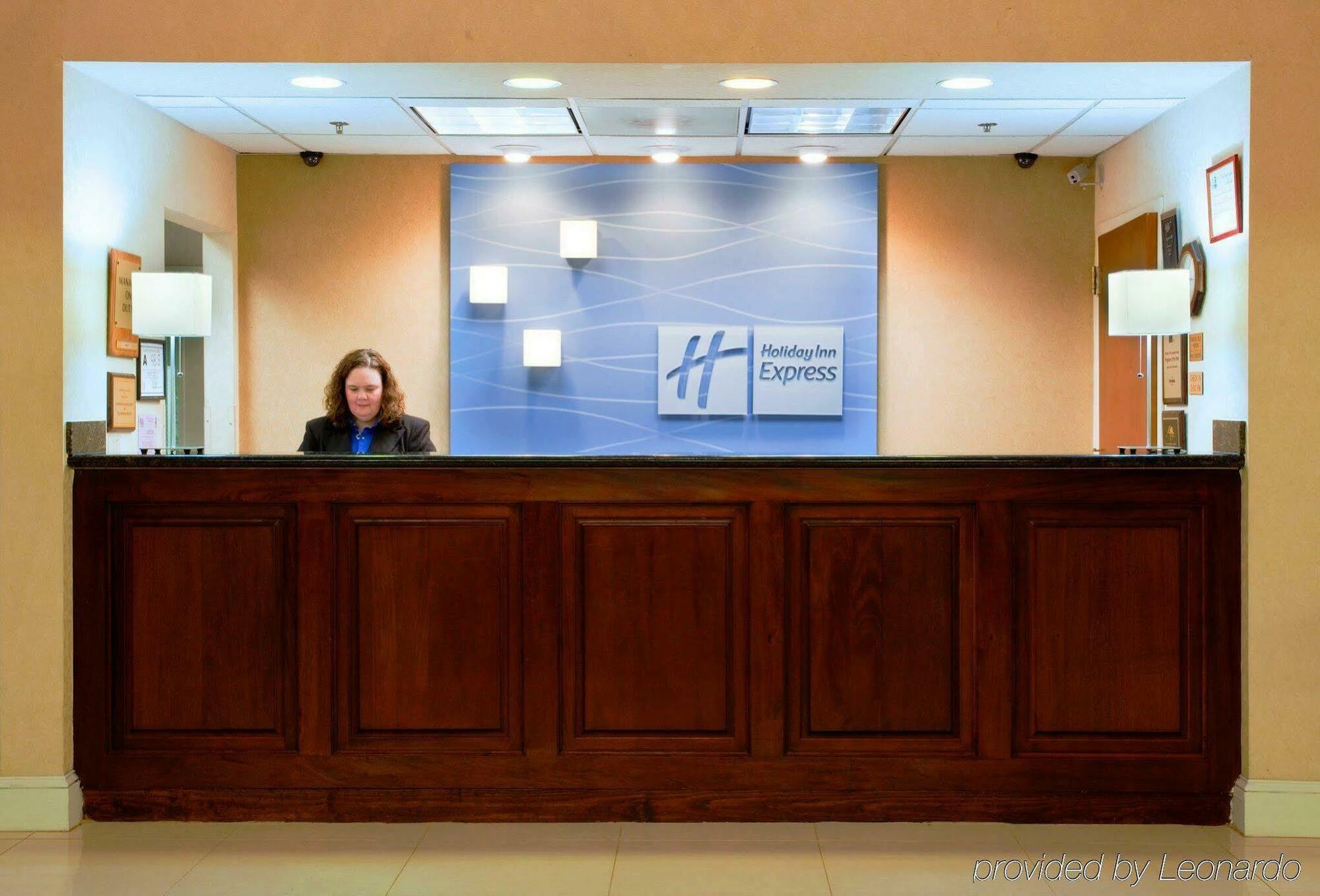 Holiday Inn Express Hillsborough-Durham Area By Ihg Dış mekan fotoğraf