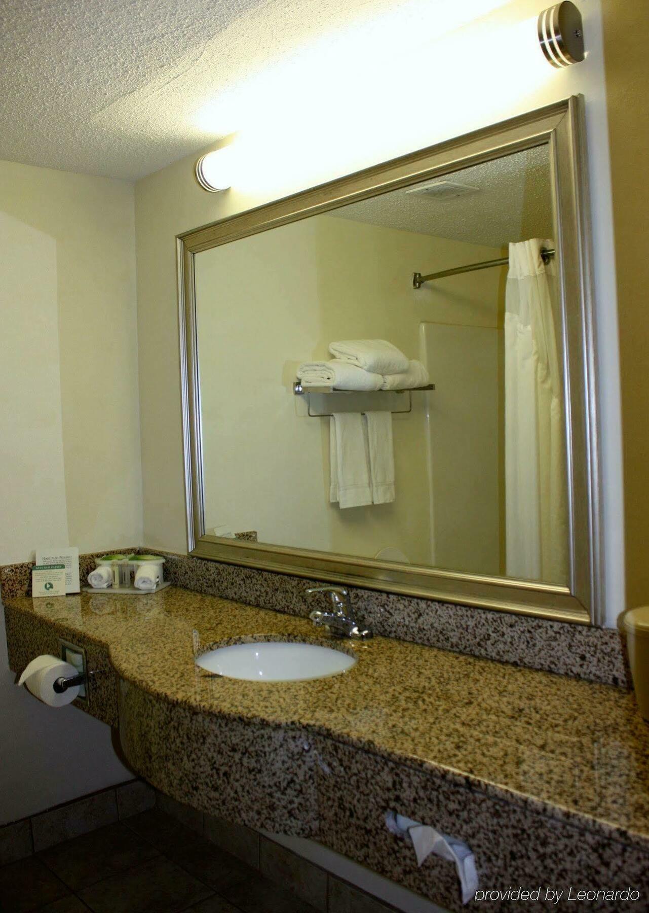 Holiday Inn Express Hillsborough-Durham Area By Ihg Dış mekan fotoğraf
