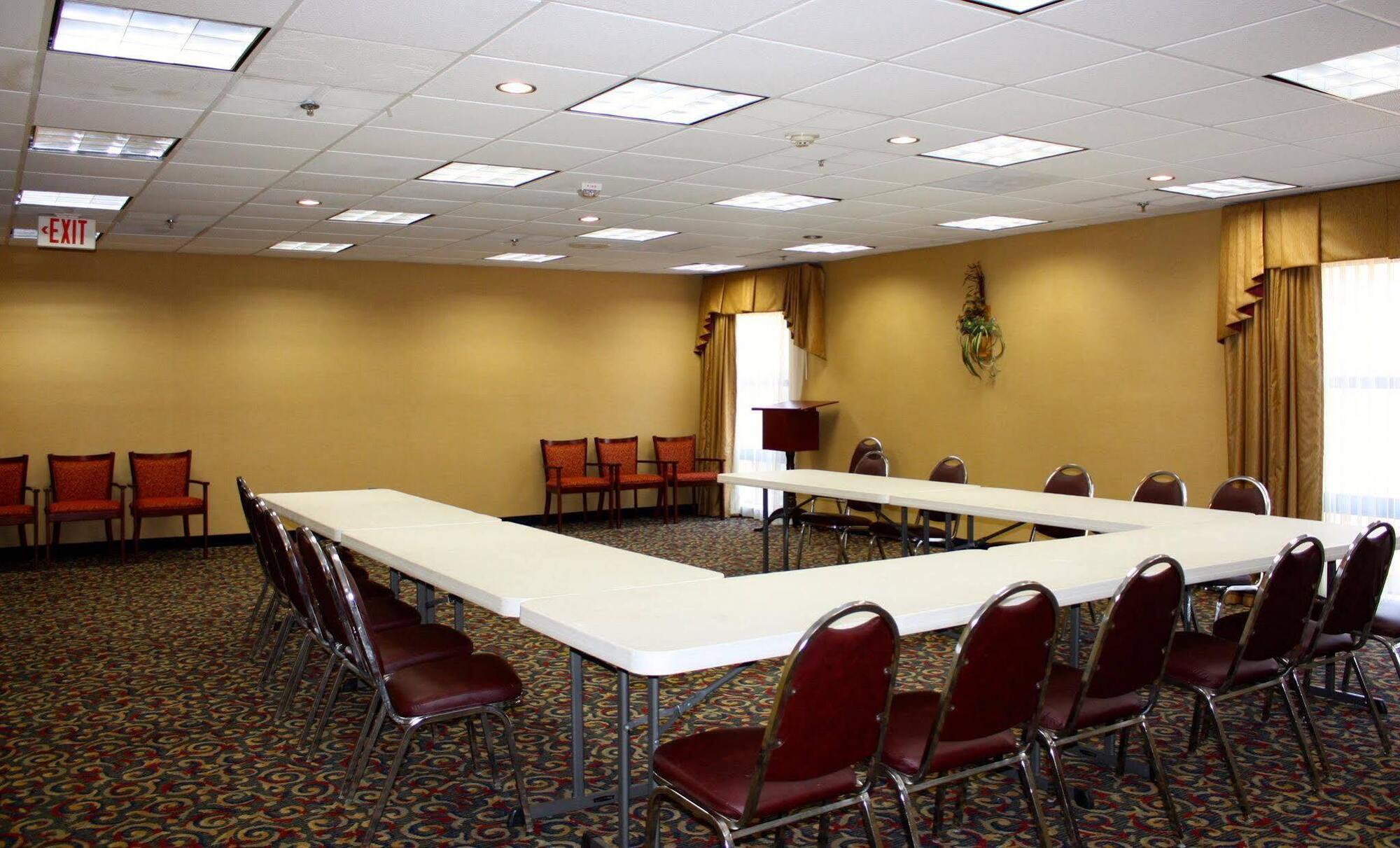 Holiday Inn Express Hillsborough-Durham Area By Ihg Dış mekan fotoğraf